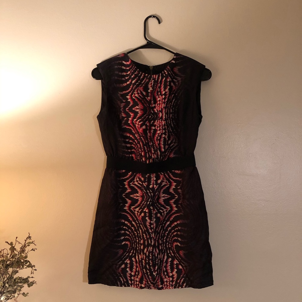 xs abstract print dolce vita dress from 2010-ish